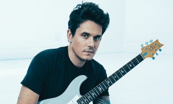 'Quase chorei assistindo', diz John Mayer sobre documentário de Britney Spears