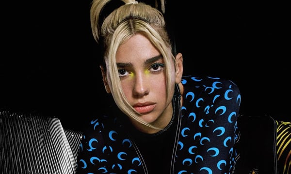 Dua Lipa revela que abandonou redes sociais após crise de ansiedade