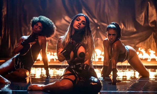 Bianca divulga imagem do videoclipe de 'Sem Perder a Pose', single em parceria com MC Zaac