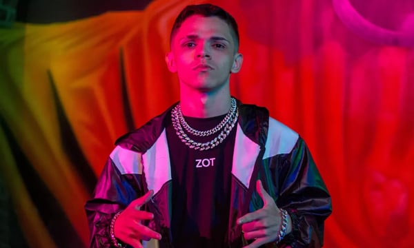 Mc Niack se torna primeiro brasileiro a entrar no chart Billboard Global 200