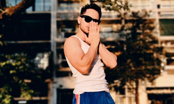 Davi Bandeira lança remix e clipe de 'Seu Boy' com participação especial dos fãs