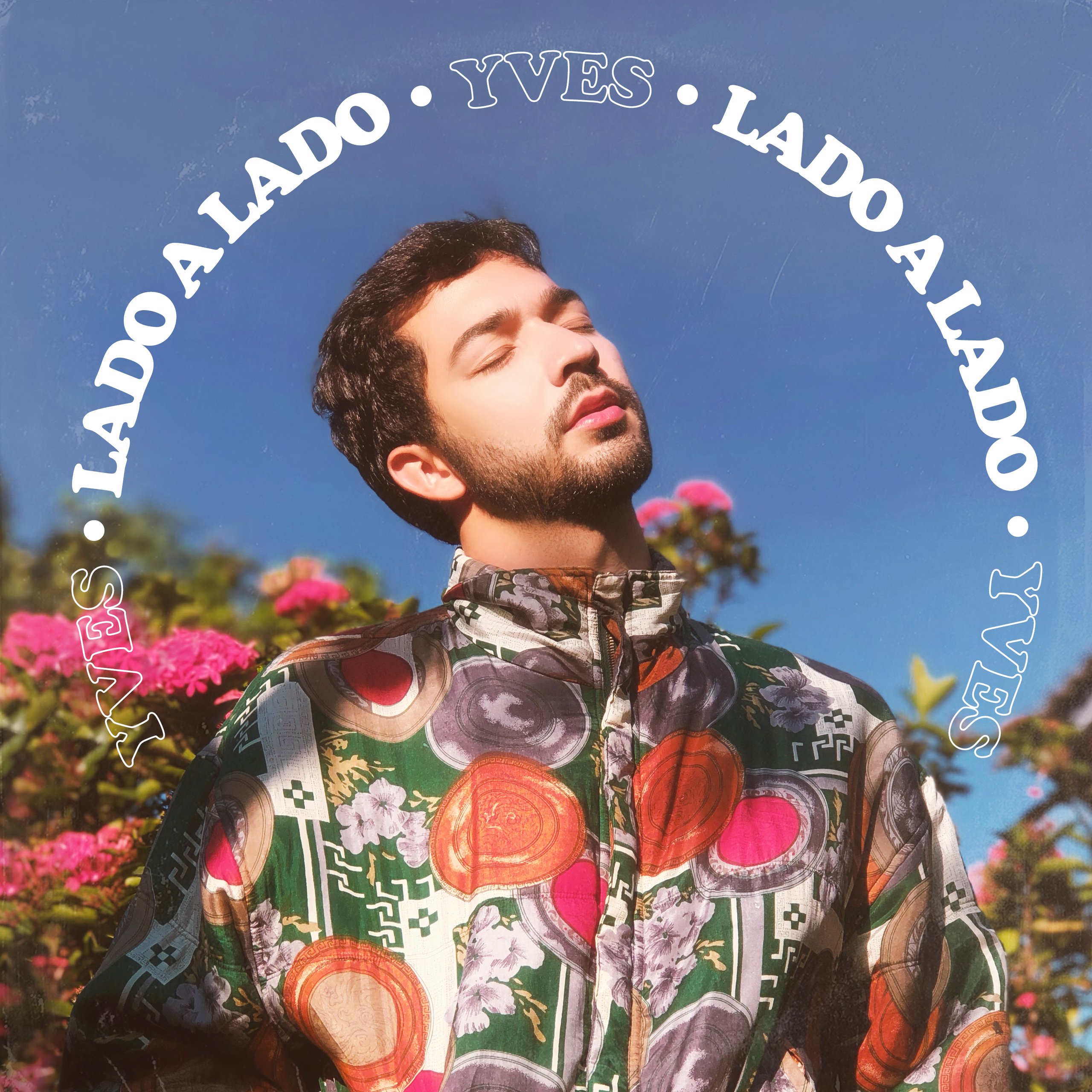 YVES divulga capa de novo single 'Lado a Lado,' que fala sobre um amor do passado