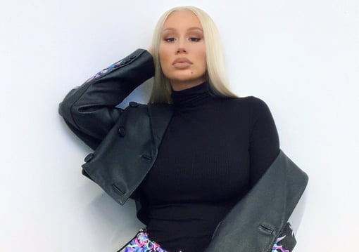Iggy Azalea divulga tracklist de EP no Twitter; música com Pabllo Vittar está incluída