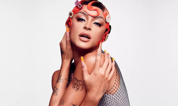 Pabllo Vittar é capa da Vogue Brasil de outubro: “A drag queen mais popular do planeta”