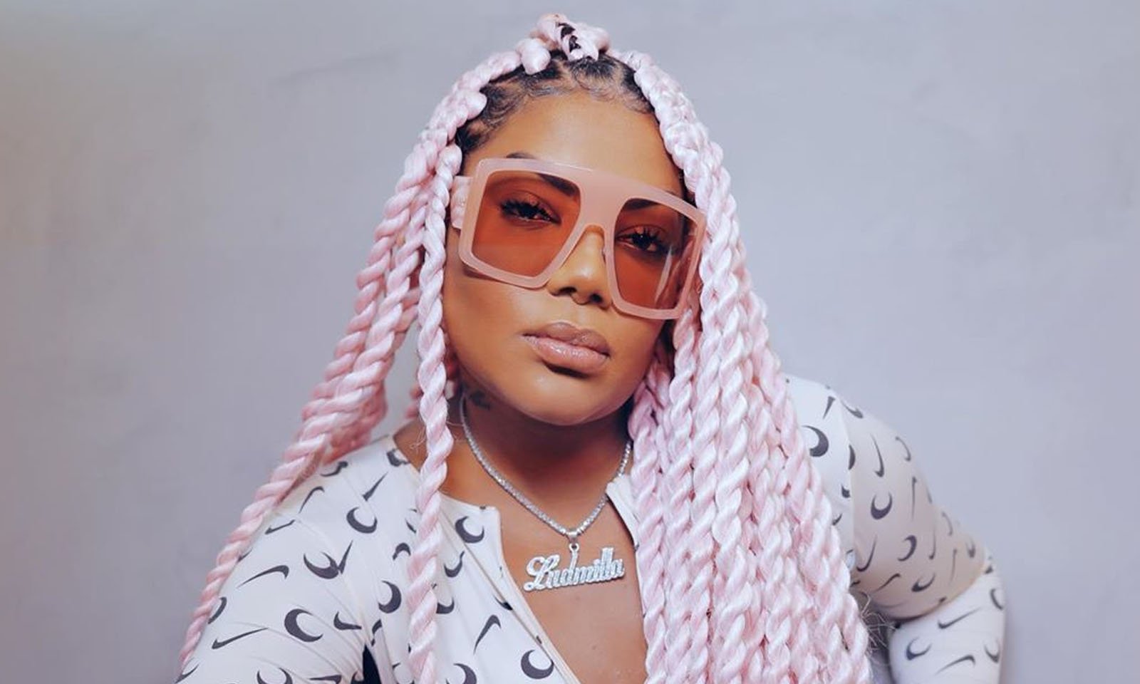 Ludmilla se torna a primeira mulher negra latina a atingir 1 bilhão de streams