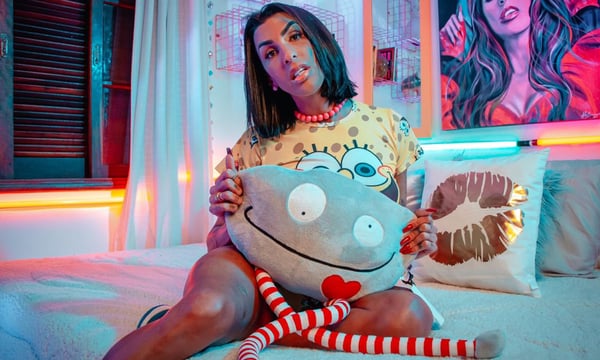 “Pega Pega”: Pepita lança hit brega-funk com DJ Batata