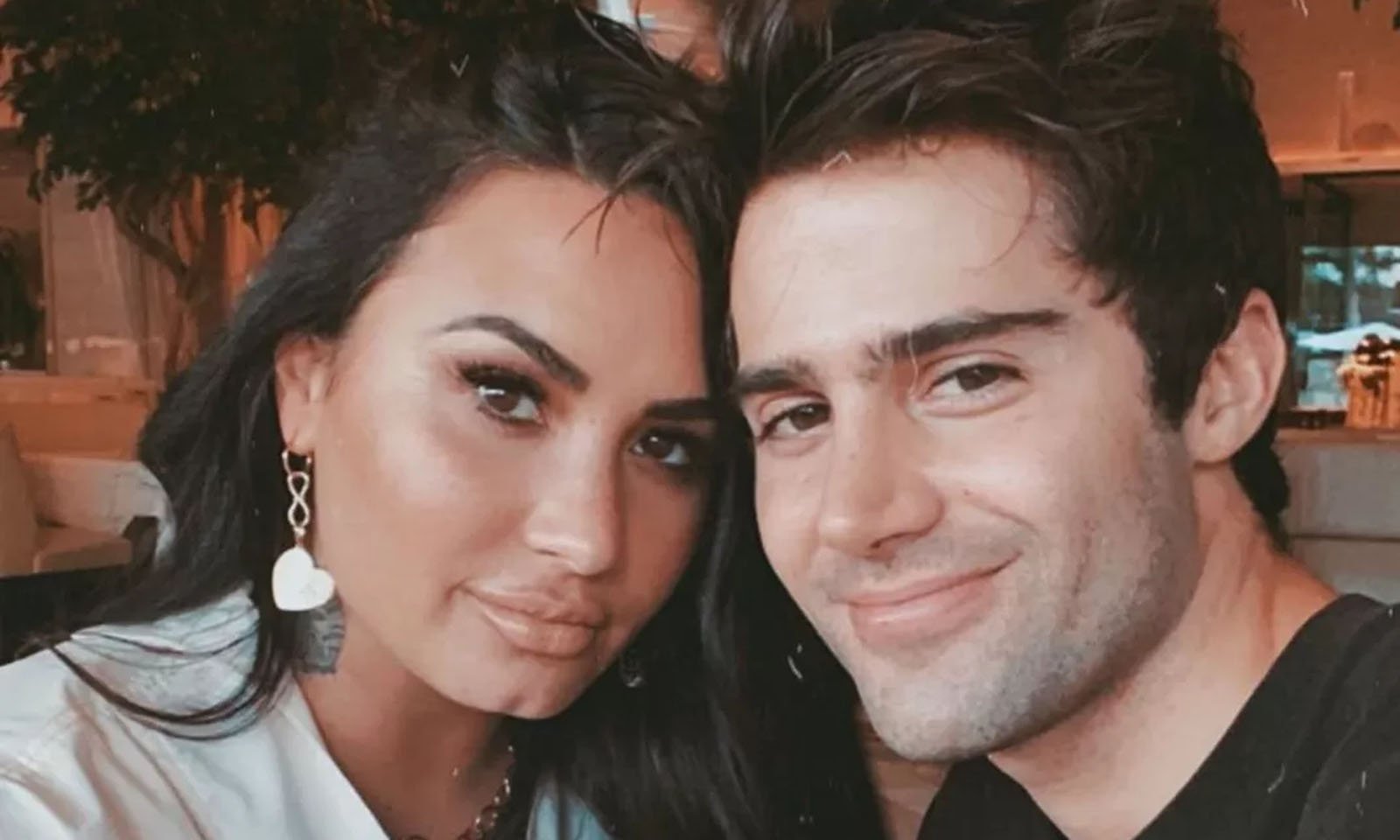 Ex-noivo de Demi Lovato desabafa em foto da cantora: “pare de falar sobre mim”