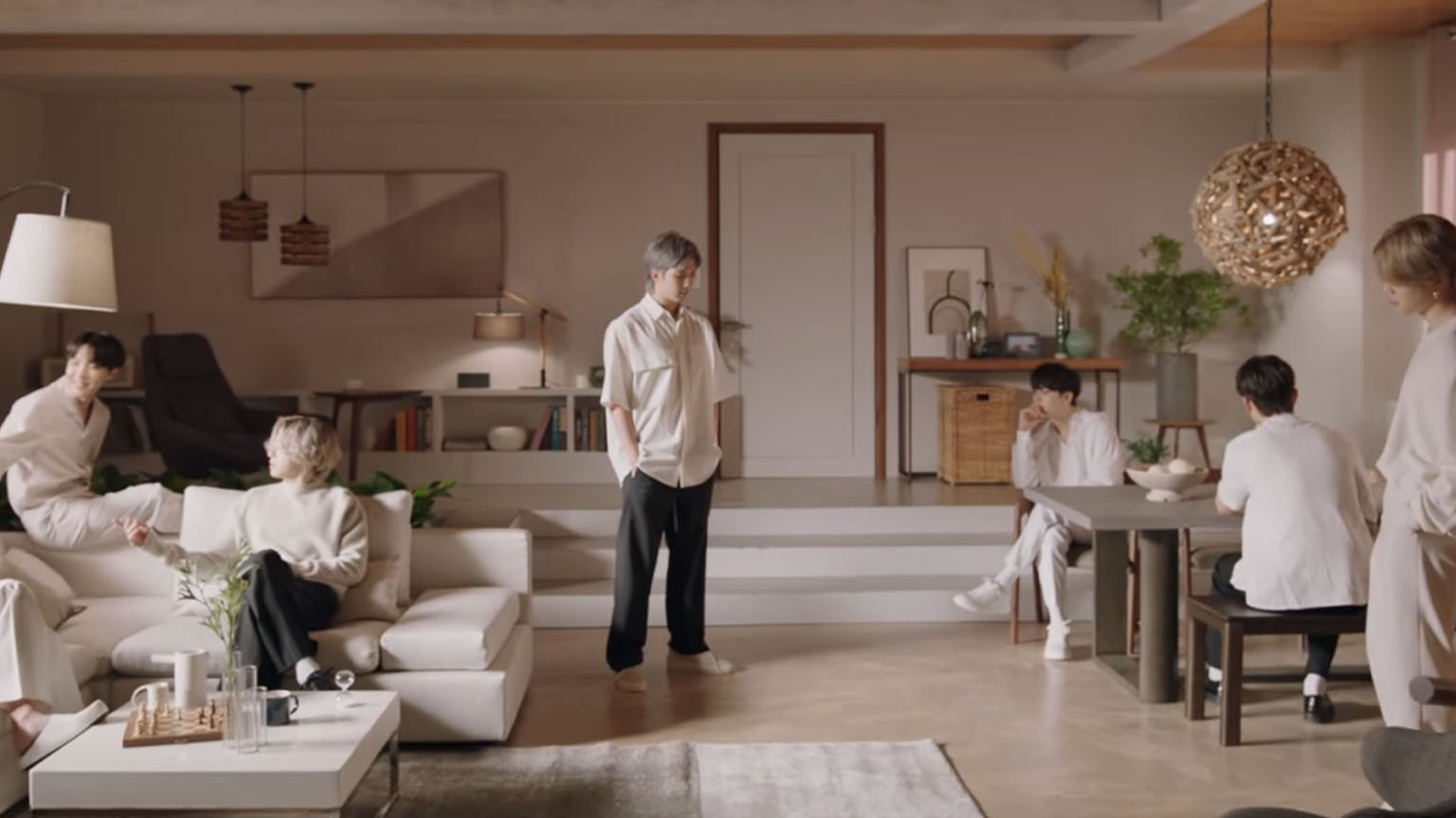 'Film Out': BTS lança videoclipe para novo single em japonês