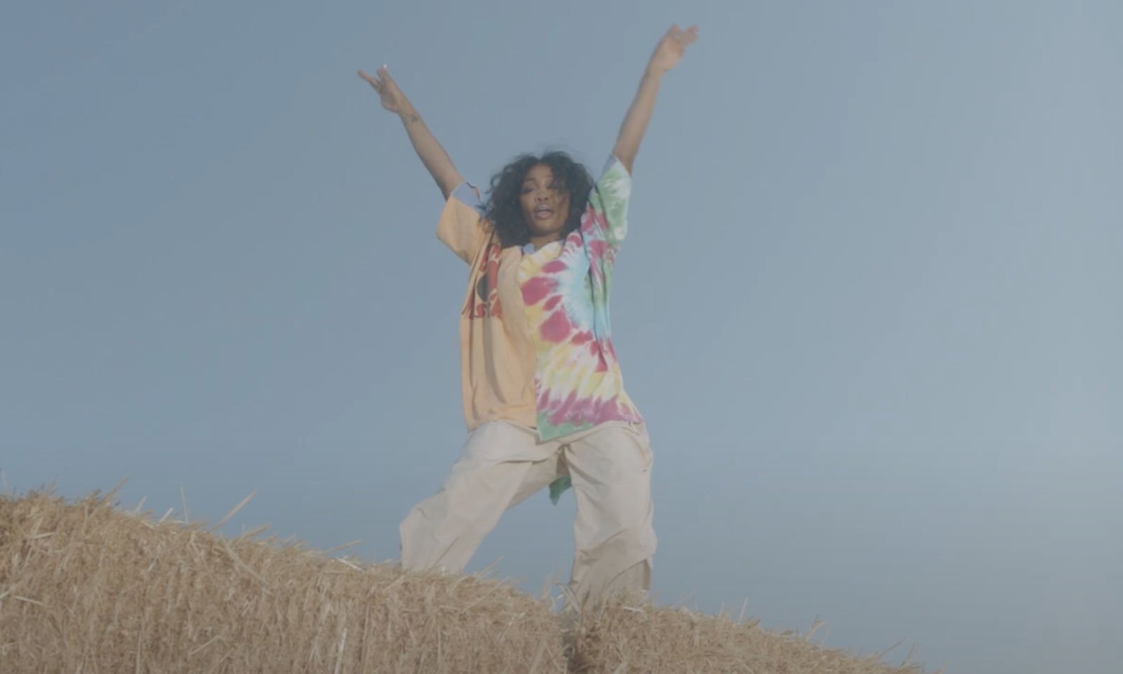 SZA retorna ao mundo da música com o single “Hit Different”, parceria com Ty Dolla Sign