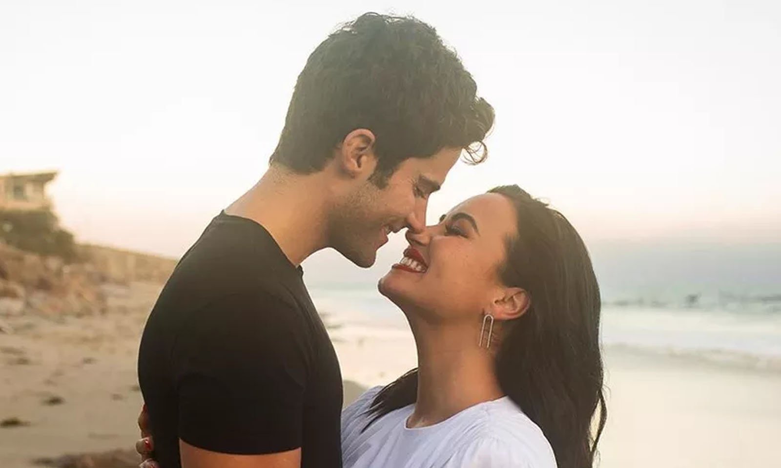 Fim do noivado! Demi Lovato termina relacionamento com Max Ehrich