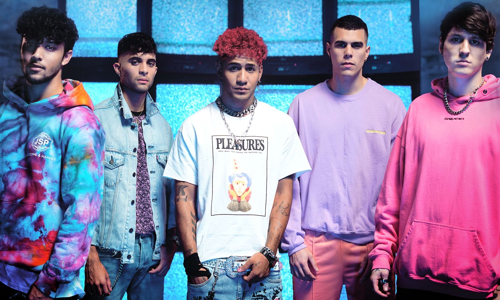 Prestes a se apresentar no VMA, CNCO surpreende fãs com a estreia do single “Beso”