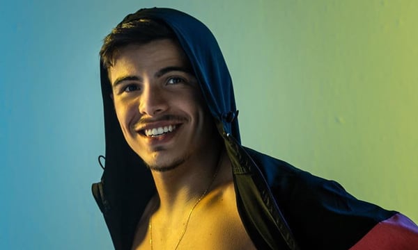 Thomaz Costa, da novela Carrossel, denuncia pai por estelionato e por agredir sua mãe