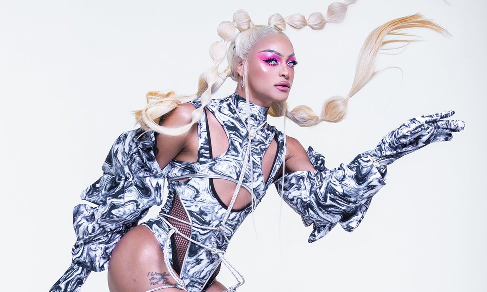 '111': Álbum de Pabllo Vittar ultrapassa 150 milhões de plays no Spotify