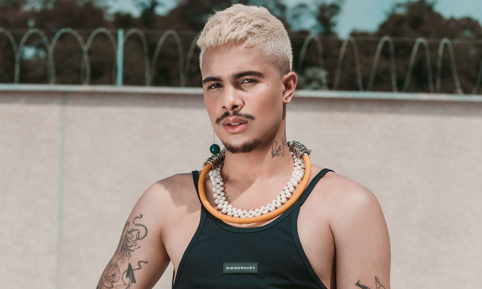 “Tumbão”: Kako aposta no pop dançante em novo single