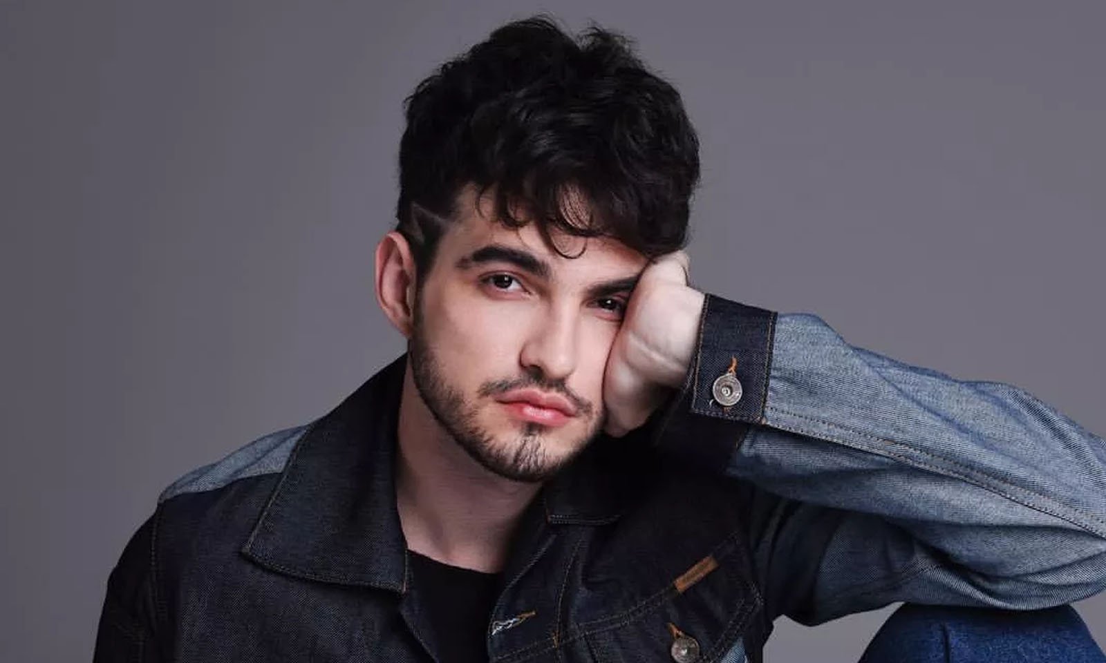 'Anti-Herói': Jão anuncia exibição única da turnê no YouTube