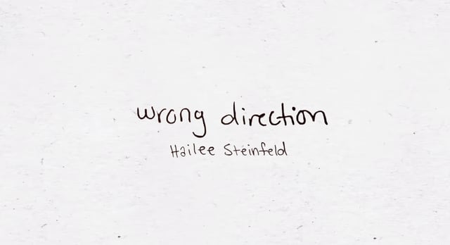 Hailee Steinfeld lança "Wrong Direction" com direito a lyric video
