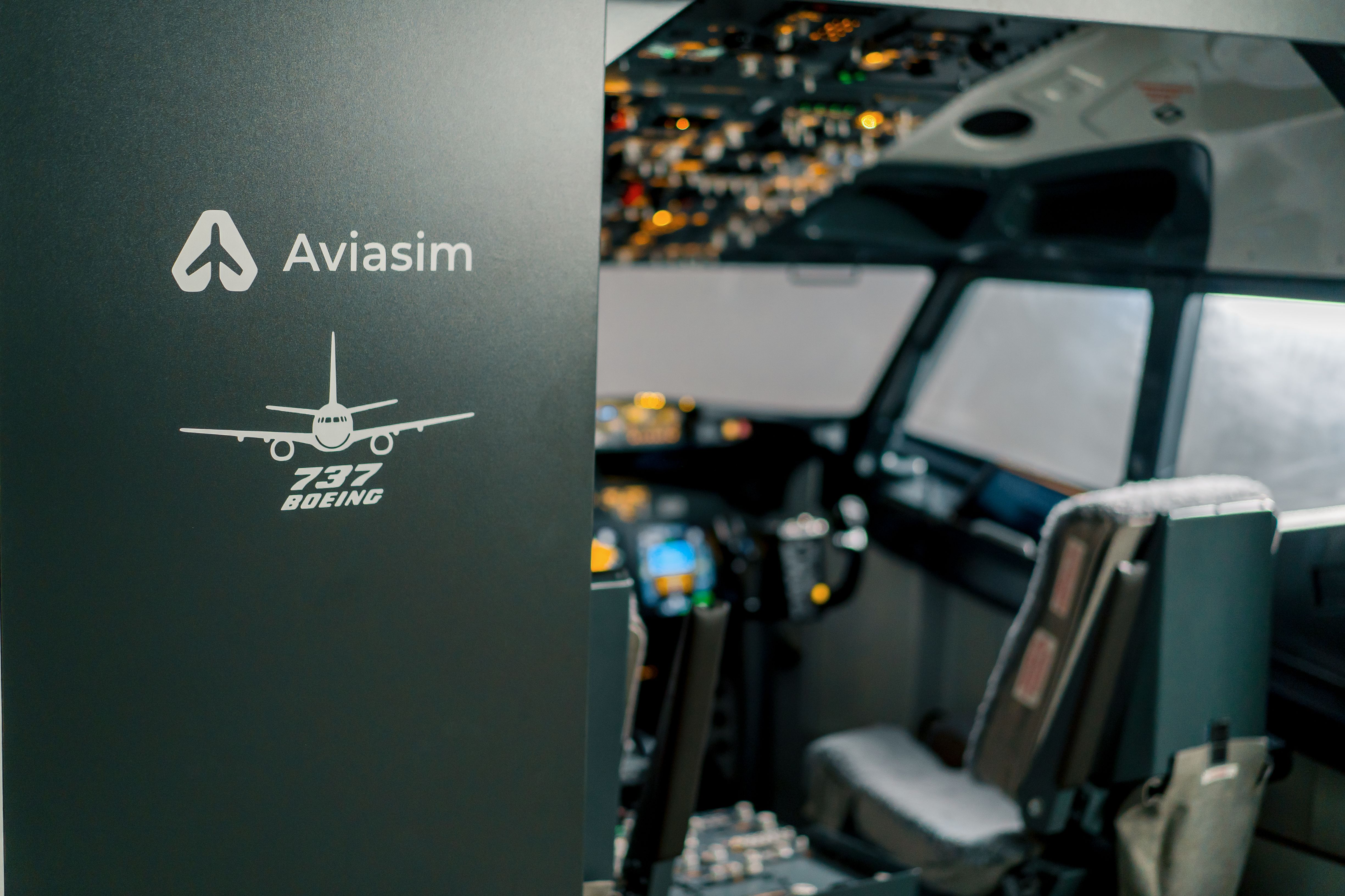 Entrance to Boeing 737 simulator cockpit