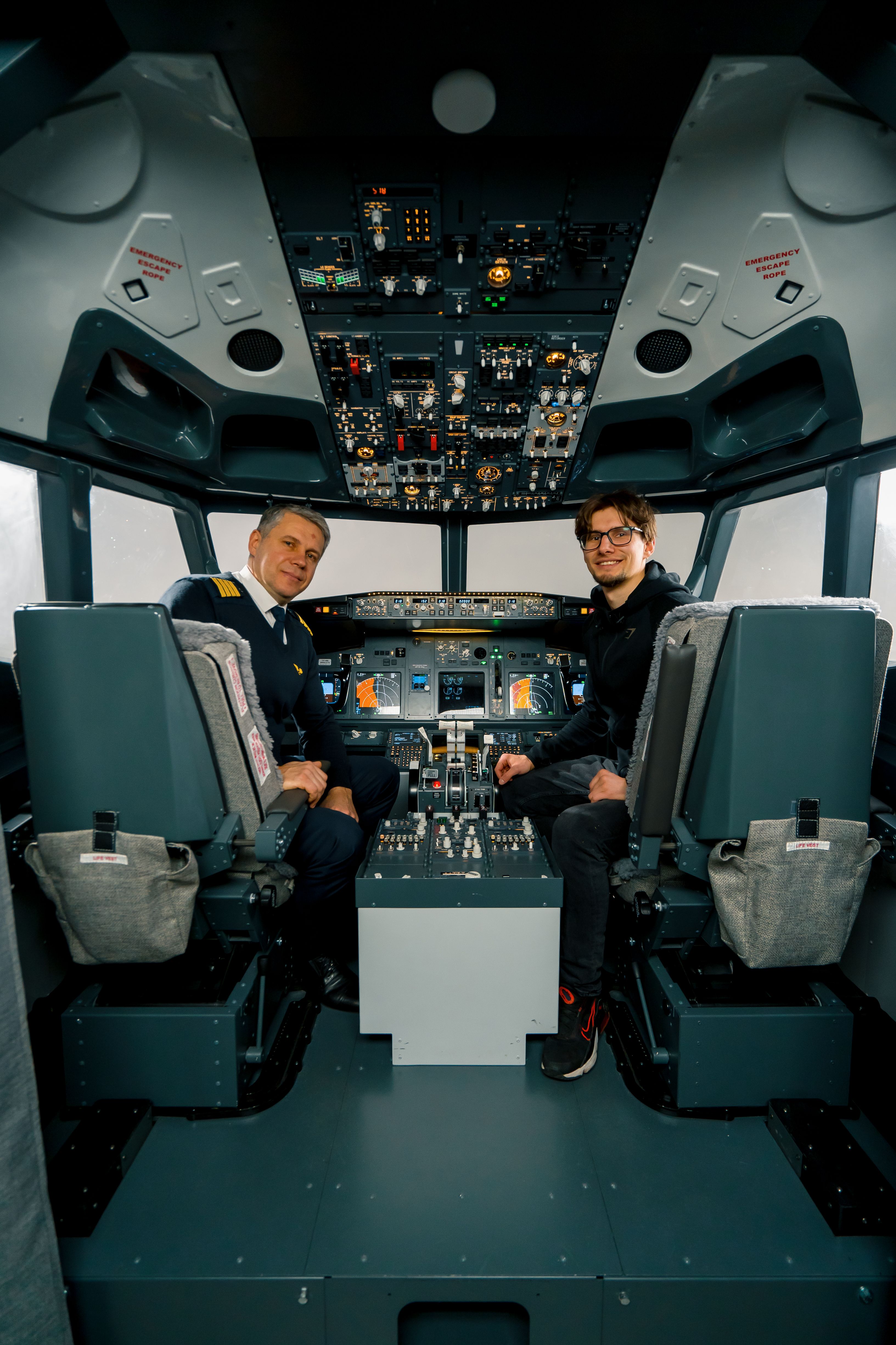 Full panoramic view of Boeing 737 simulator cockpit