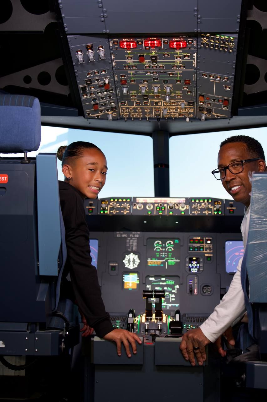 Guests enjoying Airbus A320 simulator experience