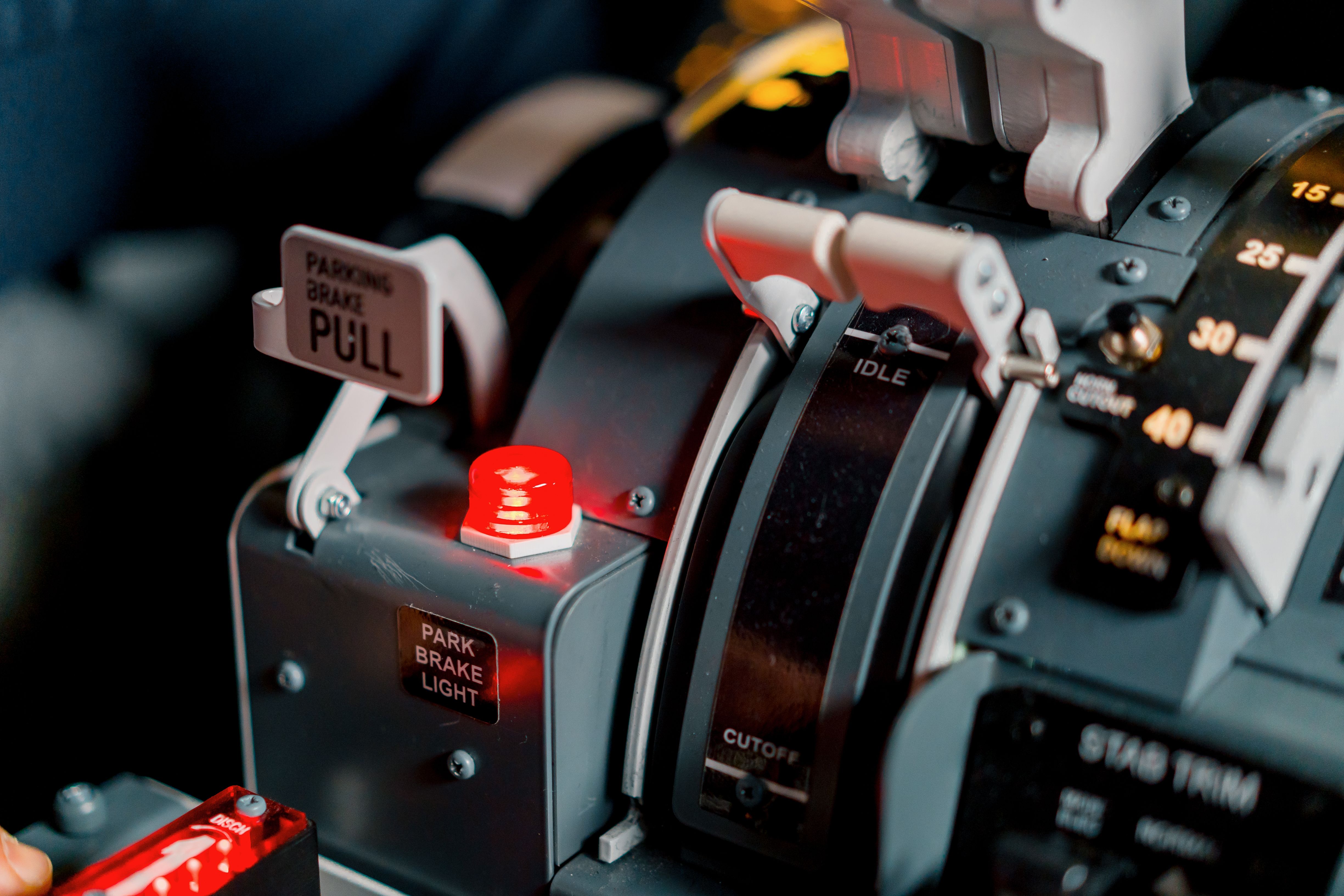Engine thrust handle in Boeing 737 simulator