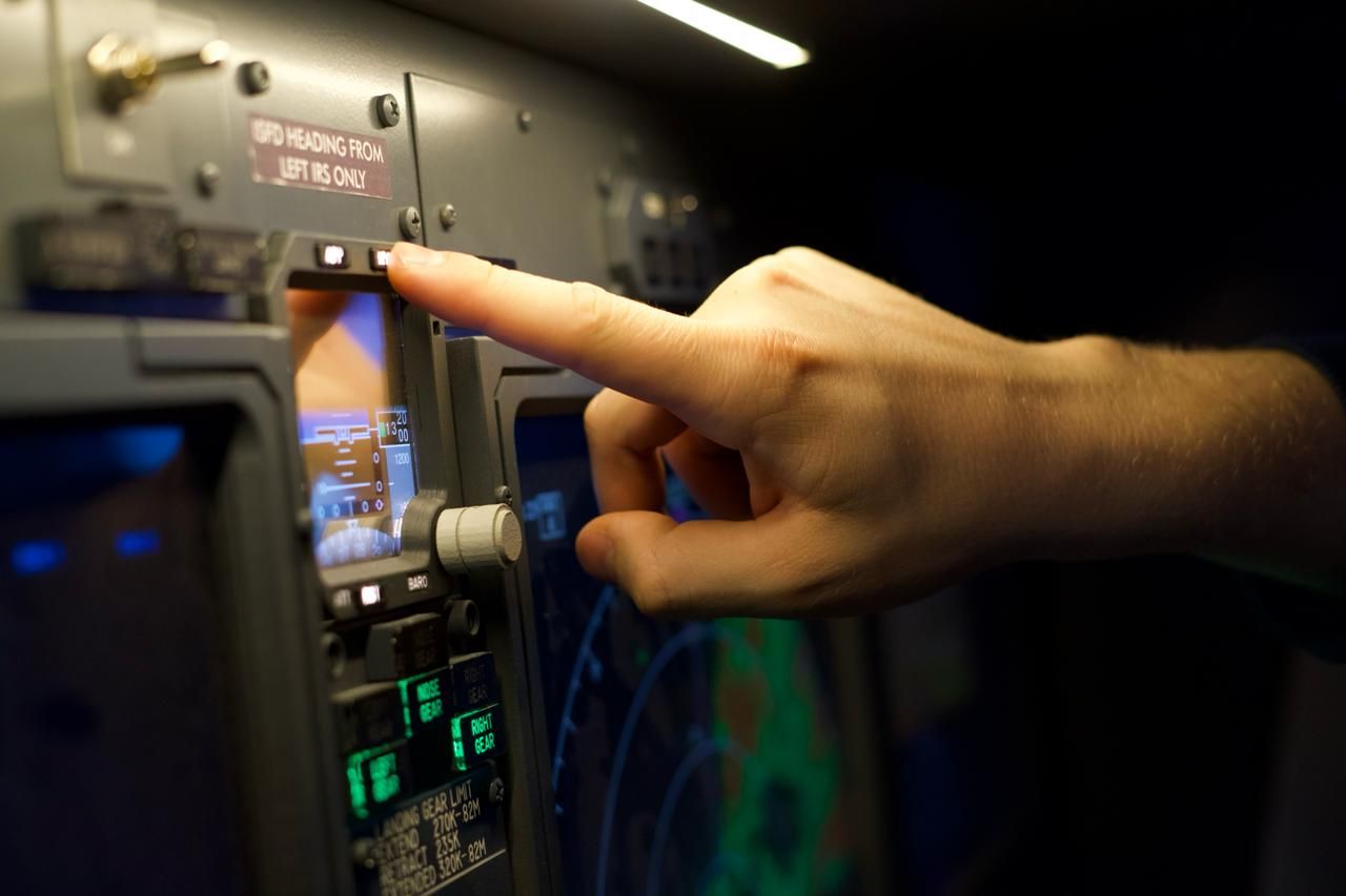 Advanced technology displays in Boeing 737 simulator cockpit
