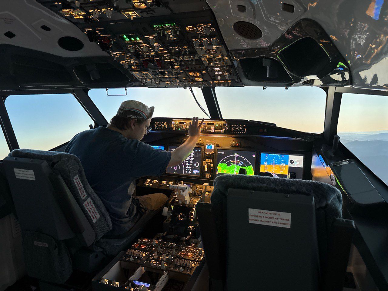 Flight session in Boeing 737 simulator cockpit