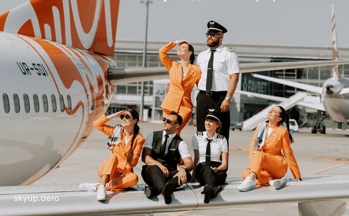 Екіпаж сучасного пілота в кабіні літака