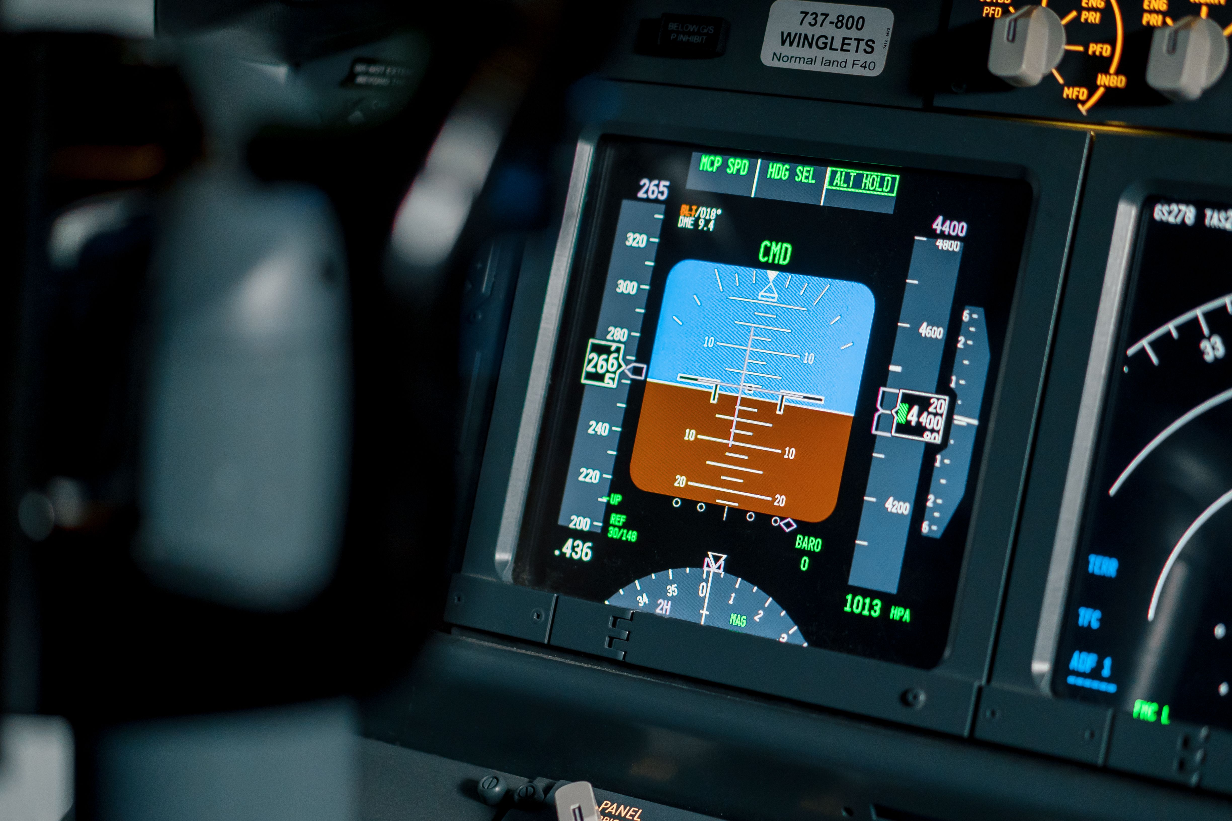 Flight route information displays in Boeing 737 simulator