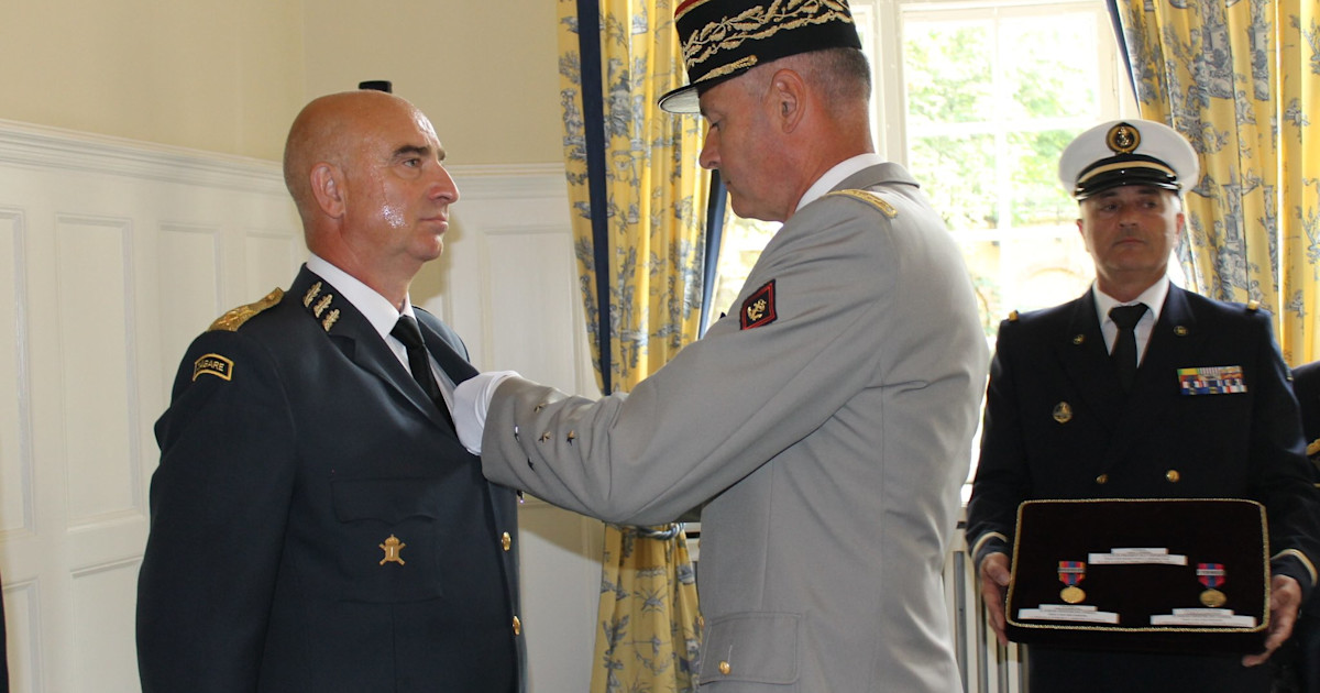 Svenske officerer blev dekoreret af fransk general