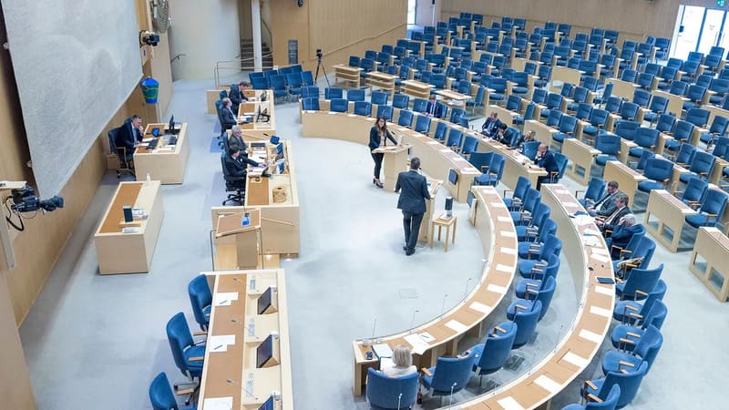 Valtiopäivät nimitti uuden puolustusvaliokunnan jäsenet