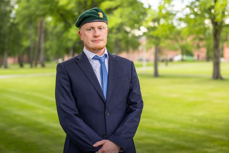He returns to Nyland Brigade as editor-in-chief
