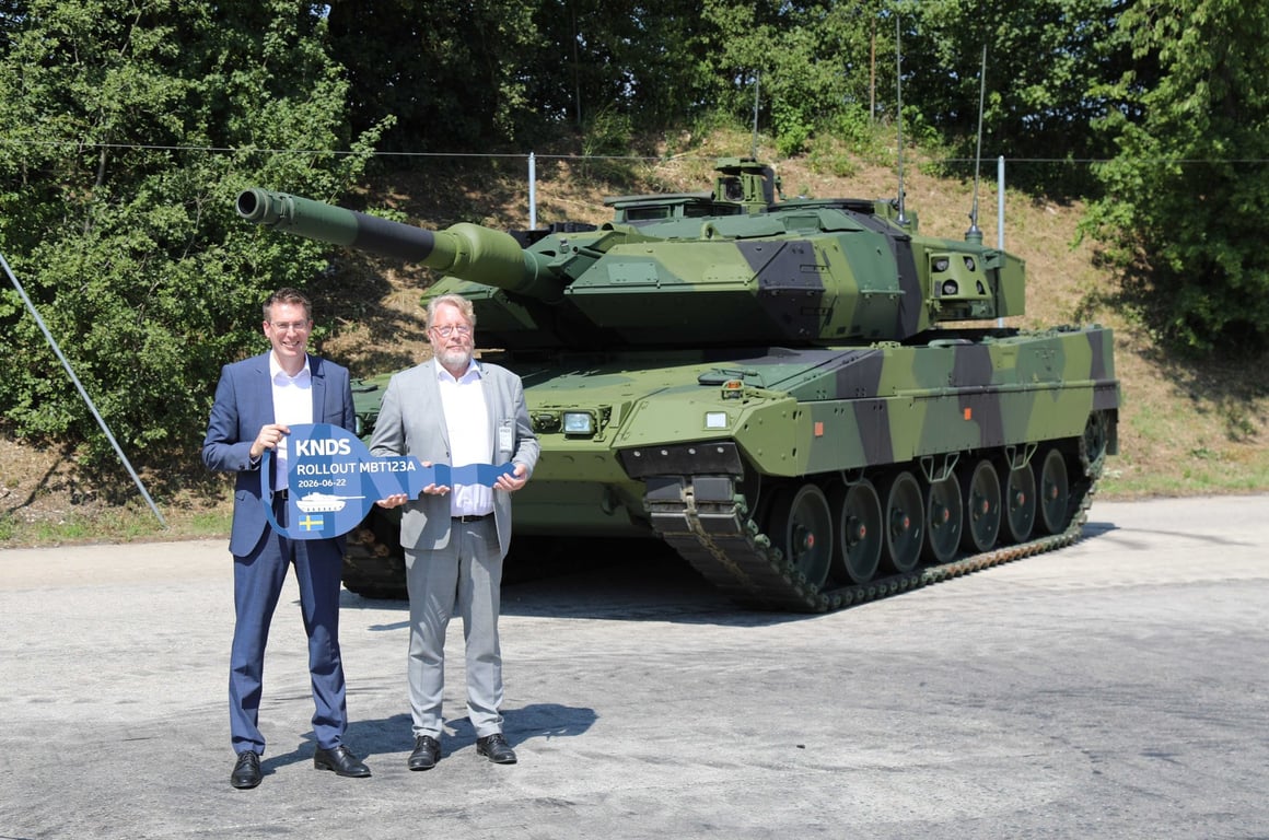 Första Stridsvagn 123A levererad till Sverige