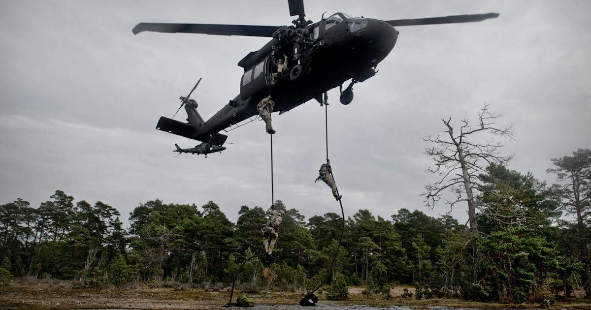 Inaugurada nueva plataforma militar de aterrizaje para helicópteros en Berga