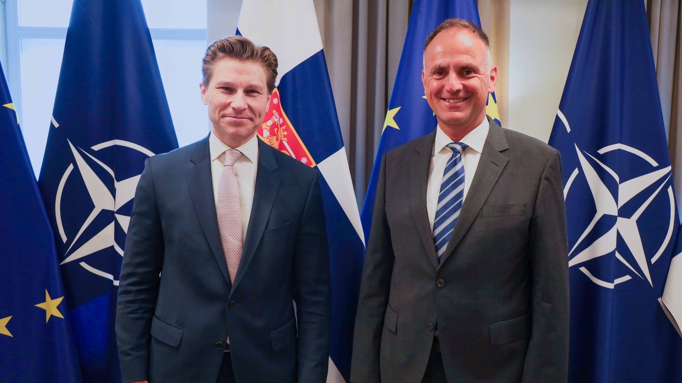 Le chef de l'AED a visité la Finlande pour des entretiens sur la coopération en matière de défense