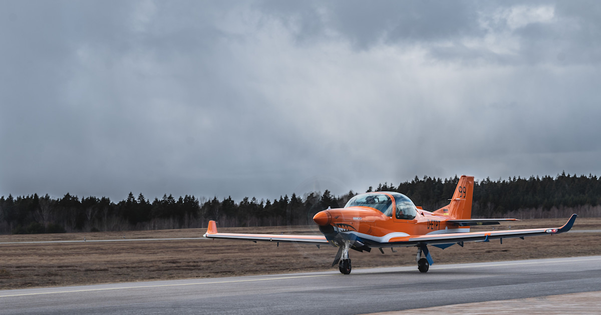 Les problèmes aigus de l'environnement de travail à l'école de pilotage : le nouvel avion d'école est suspendu
