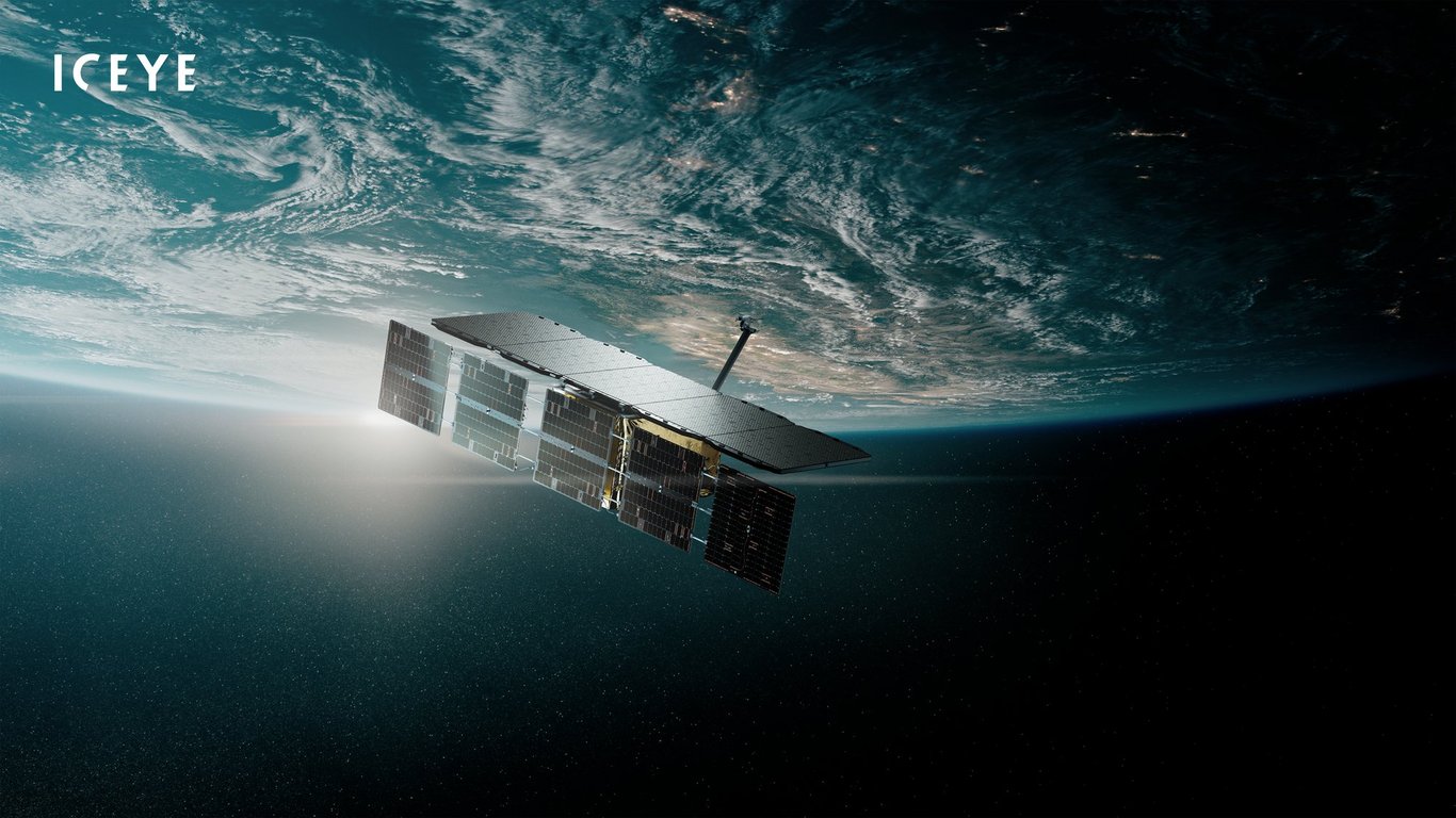 ICEYE Confirms Deployment of Two Satellites After SpaceX Twilight Launch