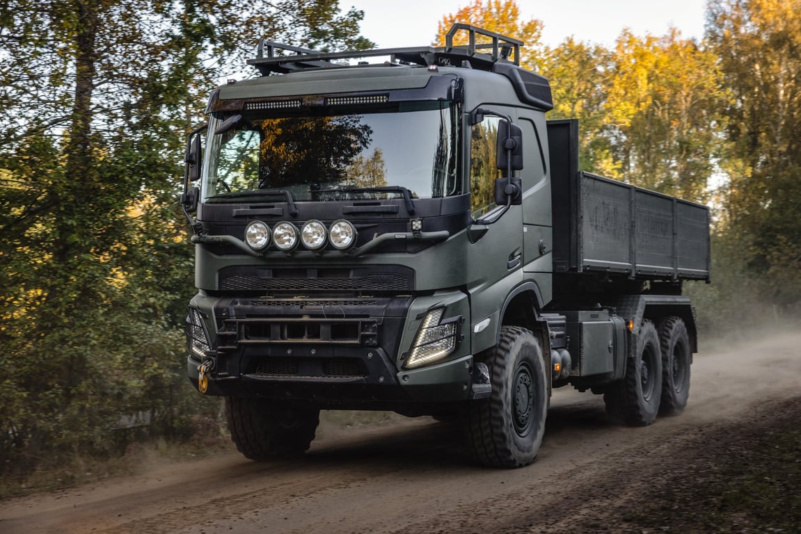 300 nouveaux camions à plateau pour la Défense suédoise
