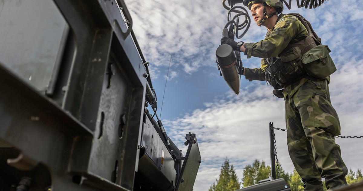 Soutien à l'Ukraine : les pays nordiques se procurent des munitions d'artillerie