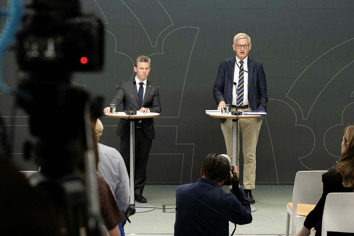 Svenska regeringen går vidare med Bildts underrättelseförslag