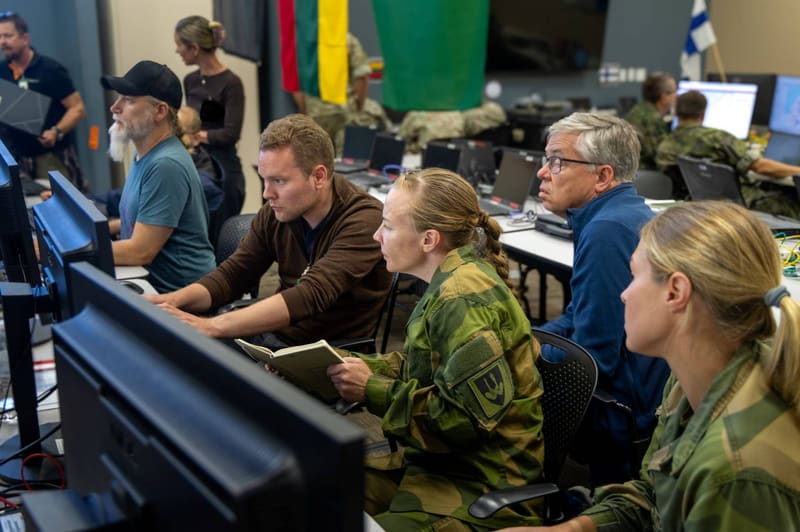 Norjalaisen lennokkidatan reitti Yhdysvaltain HIMARSiin Bold Quest -harjoituksessa