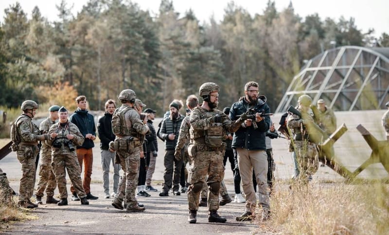 Eskadry Duńskiej Gwardii Narodowej pozwalają cywilom spróbować żołnierki przez jeden dzień