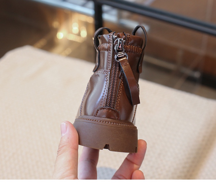M047 Giày Bốt Trẻ Em Cổ Ngắn Da Bóng Phong Cách Hàn Quốc – Boots Bé Trai & Bé Gái Khóa Kéo Sau Cổ Chun Đế Răng Cưa Chống Trượt (Size 26 - 36)