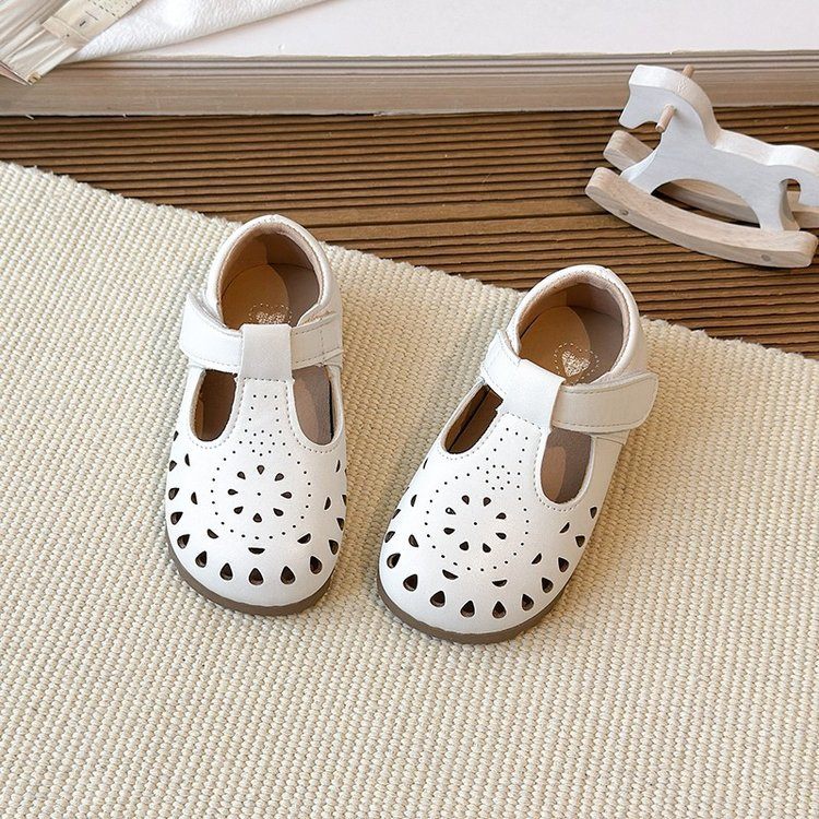 M186 Giày Búp Bê T-Strap Đục Lỗ Hoa Văn Vintage Cho Bé Gái (Size 26-30)