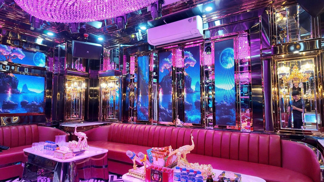 Karaoke Lục Giác 20 - 22 Nguyễn Thị Định | TRẢI NGHIỆM SÂN KHẤU ĐỈNH CAO