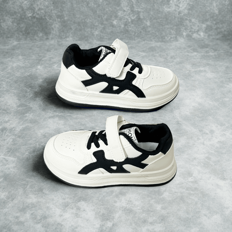 M134 Giày Thể Thao Sneaker Trẻ Em Đen Trắng Cá Tính Hàn Quốc (Size 27-38)