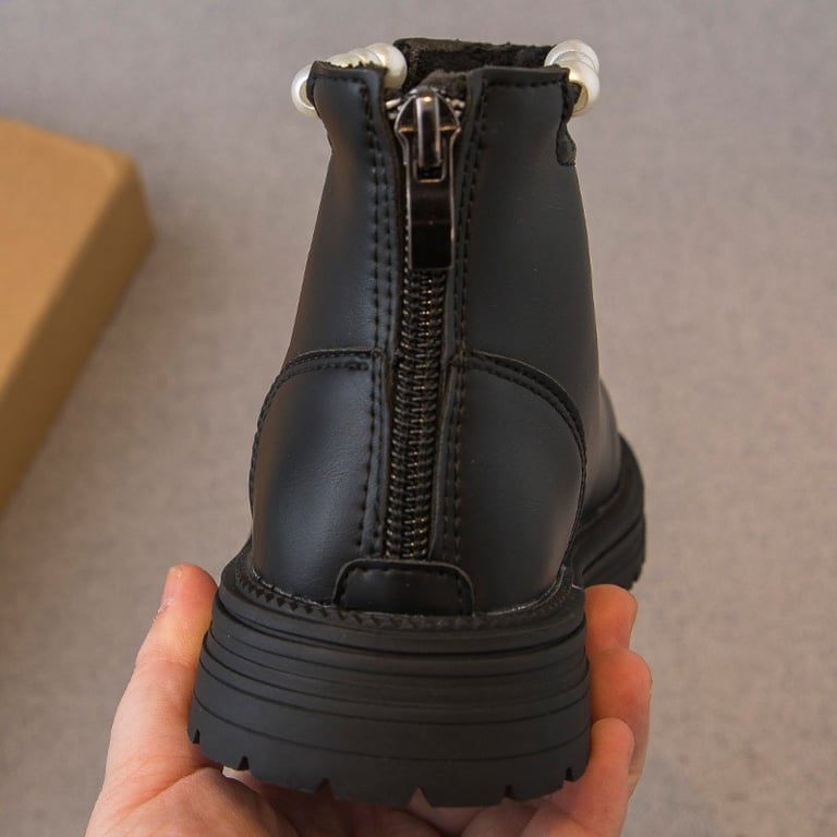 M038 Giày Bốt Bé Gái Cổ Ngắn Đính Ngọc Trai Sang Trọng – Boots Da Mềm Khóa Kéo Sau Đế Cao Su Chống Trượt Đi Học, Đi Tiệc (Size 26 - 36)