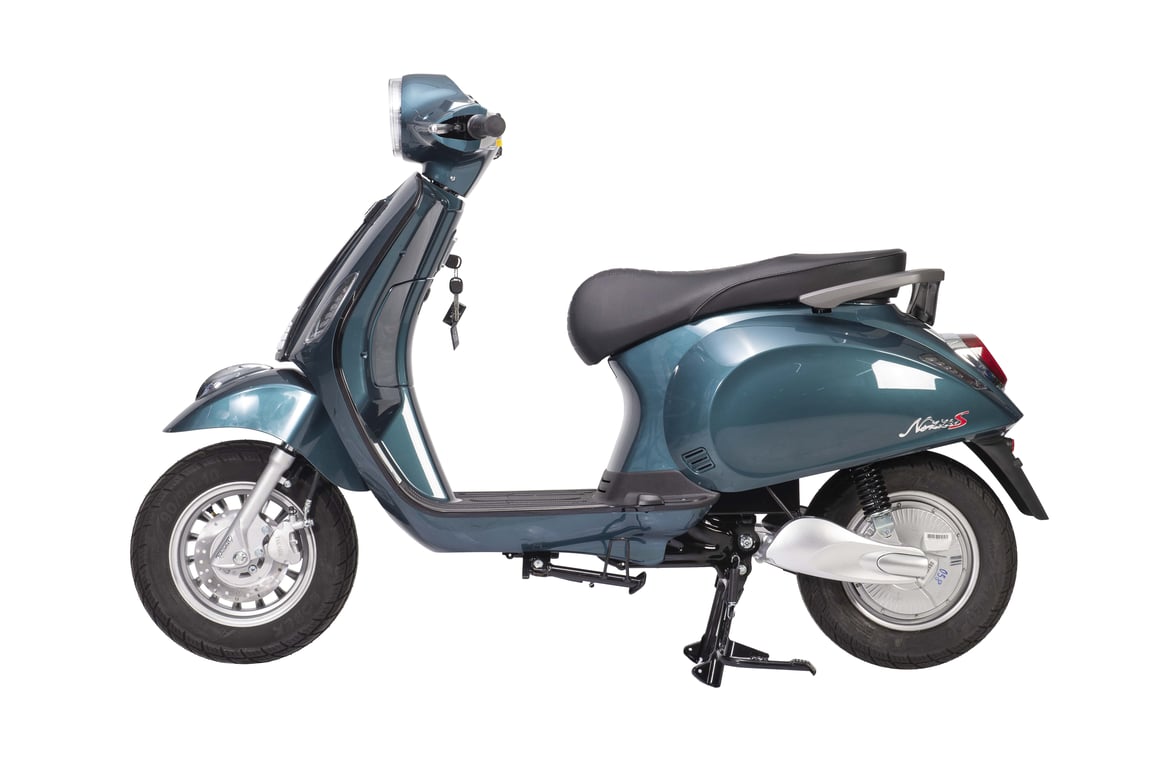   Xe máy điện Vespa Takashi Nozza S 