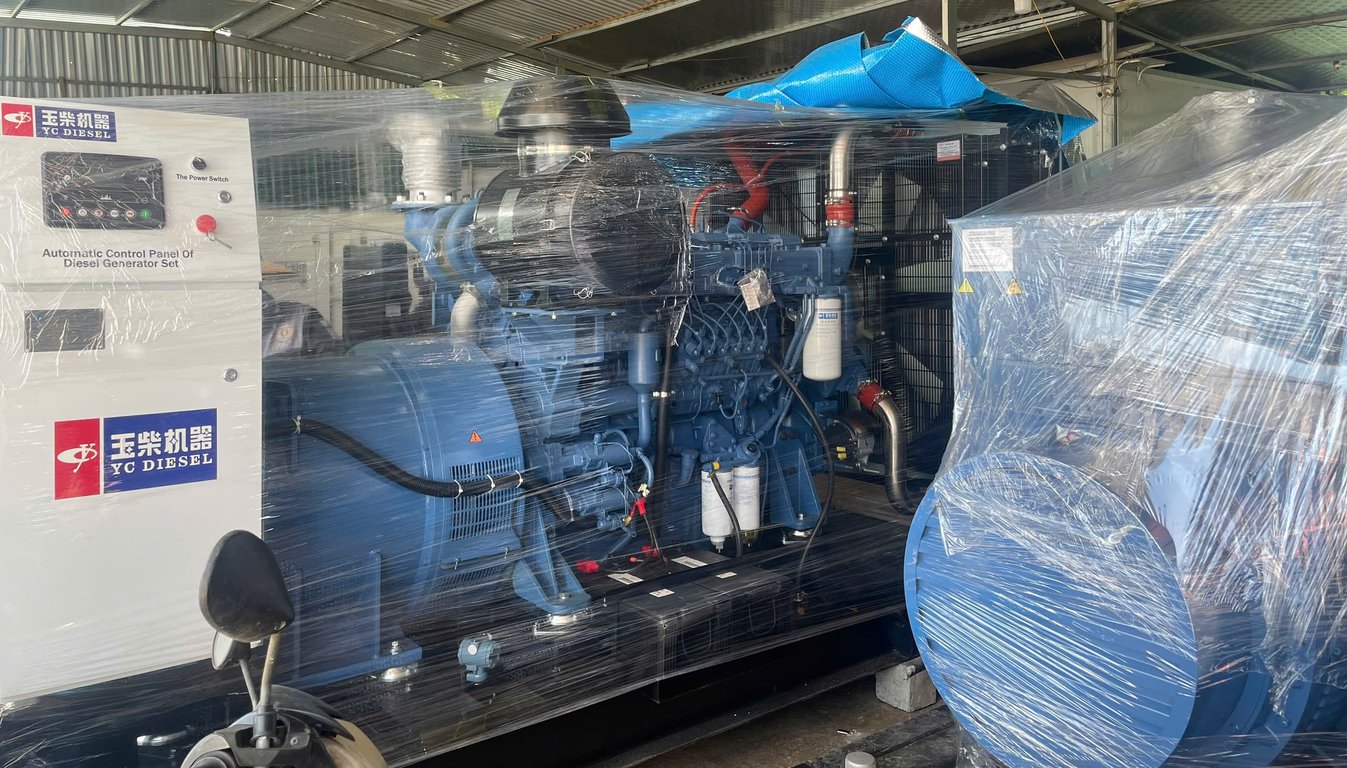 Máy phát điện Yuchai 750kVA Thumbnail 2