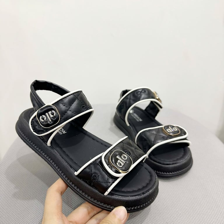 M197 Sandal Bé Gái Quai Dán Chần Bông Đính Khóa Chữ Alo Hàn Quốc (Size 26-37)