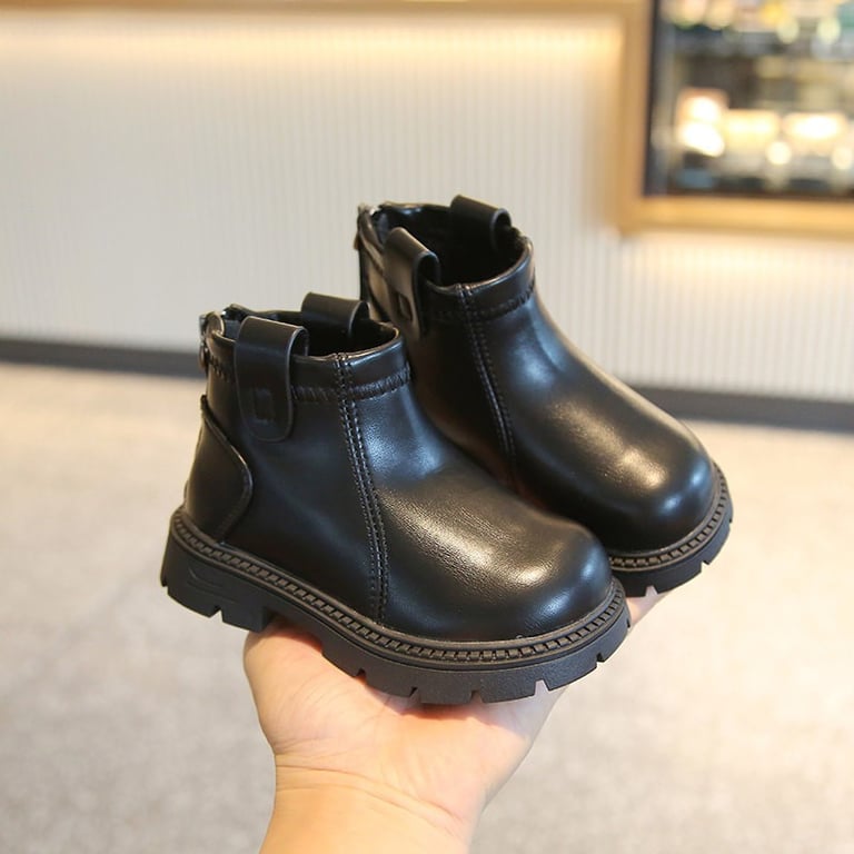M047 Giày Bốt Trẻ Em Cổ Ngắn Da Bóng Phong Cách Hàn Quốc – Boots Bé Trai & Bé Gái Khóa Kéo Sau Cổ Chun Đế Răng Cưa Chống Trượt (Size 26 - 36)